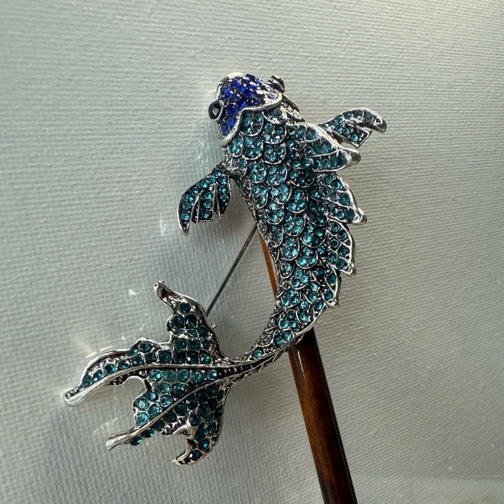 Betsey Johnson Brooch Silver and Blue Fish Brooch - Picture 5 of 7